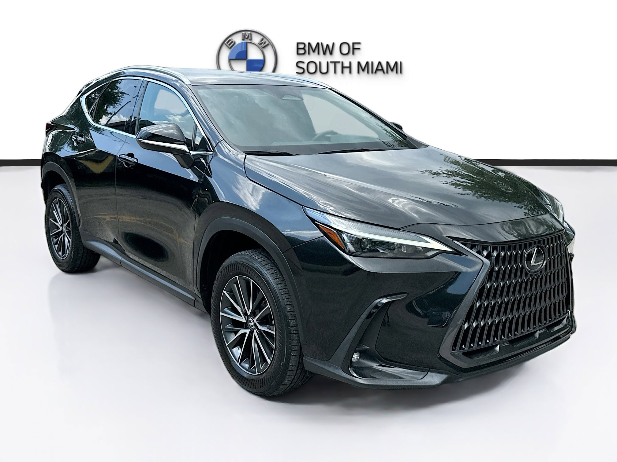 Used 2024 Lexus NX 250 FWD w/ Towing Package (2000 Lbs) image 1