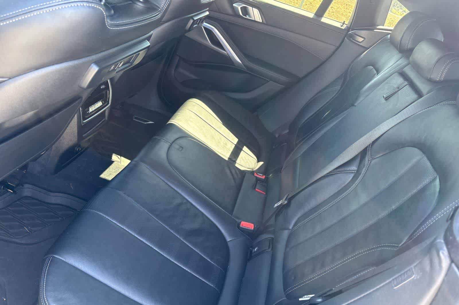 Used 2021 BMW X6 xDrive40i w/ M Sport Package AWD/4WD image 5