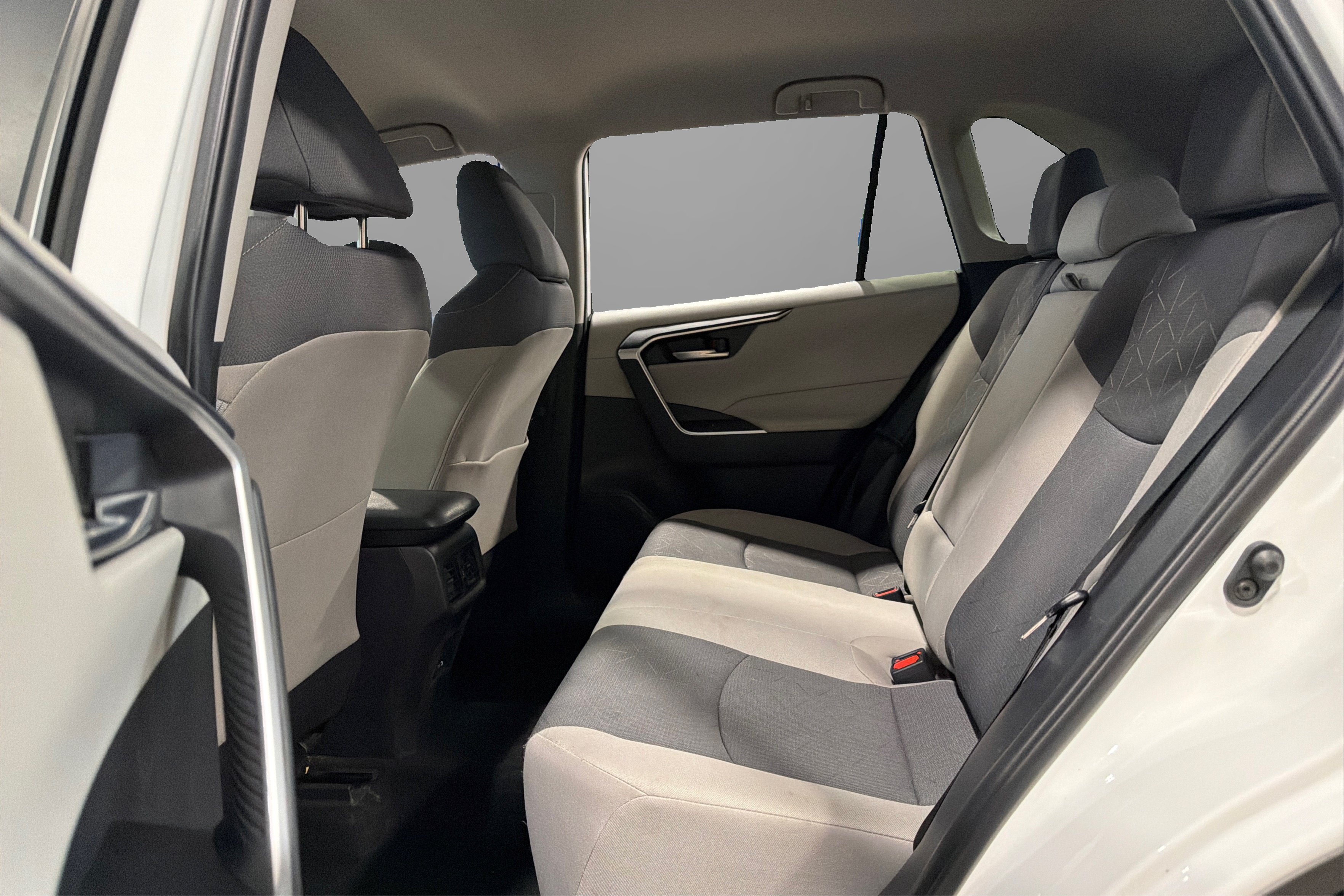 Used 2024 Toyota RAV4 XLE w/ Weather Package AWD/4WD image 33