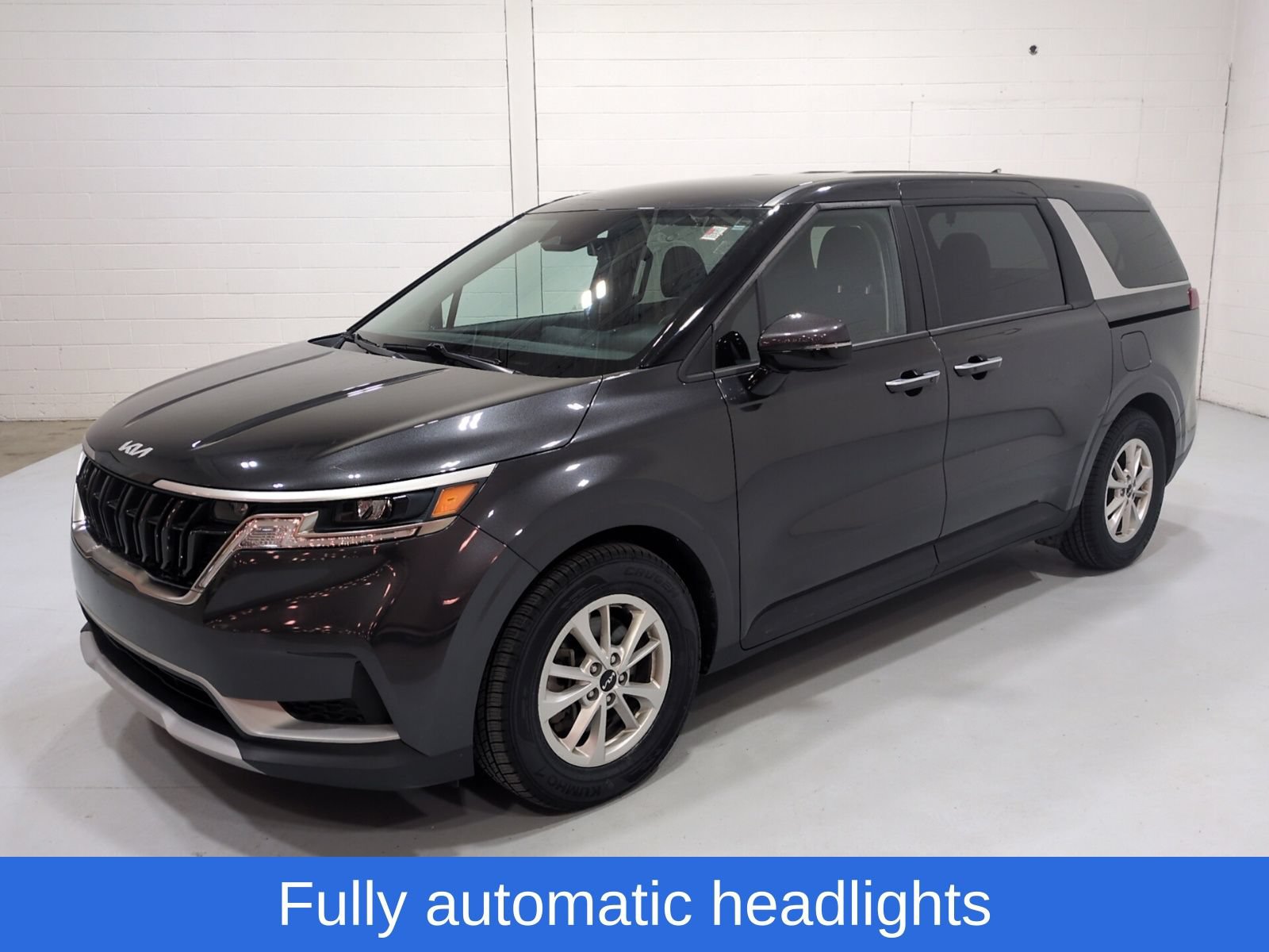 Certified 2024 Kia Carnival LX FWD image 7