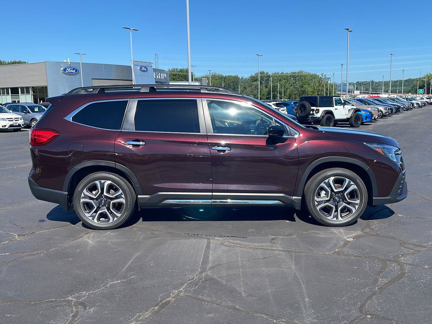 Used 2024 Subaru Ascent Touring w/ Popular Package #2 AWD/4WD image 8