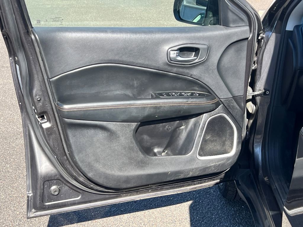 Used 2017 Jeep Compass Limited w/ Navigation Group image 13