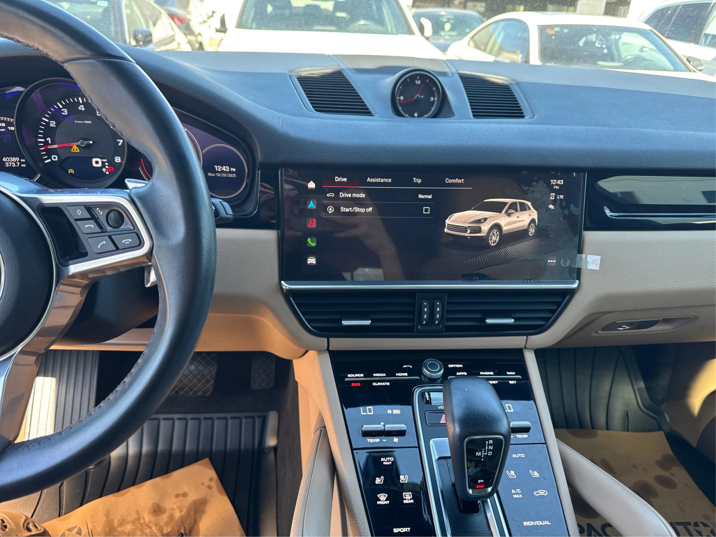 Used 2023 Porsche Cayenne image 13