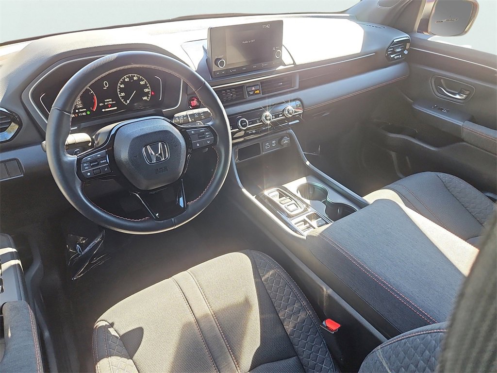 Certified 2025 Honda Pilot Sport image 11