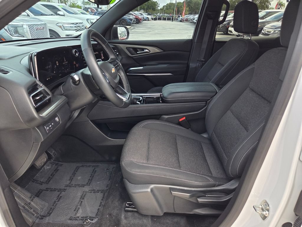 Used 2024 Chevrolet Traverse LS FWD image 5