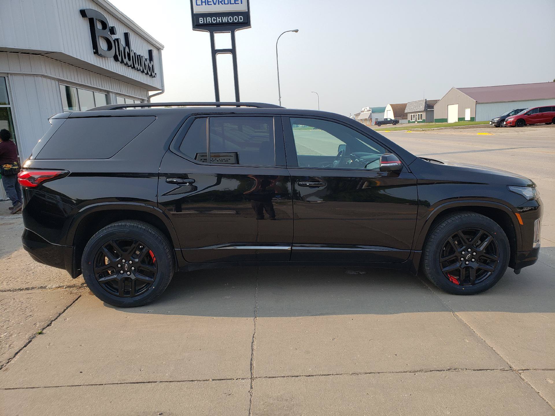 Used 2023 Chevrolet Traverse Premier w/ Redline Edition AWD/4WD image 6