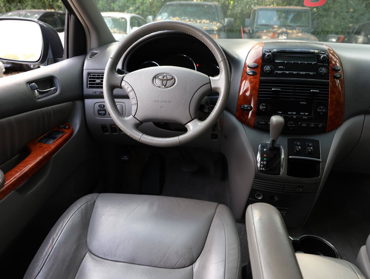 Used 2006 Toyota Sienna XLE w/ XLE Pkg 4 FWD image 16