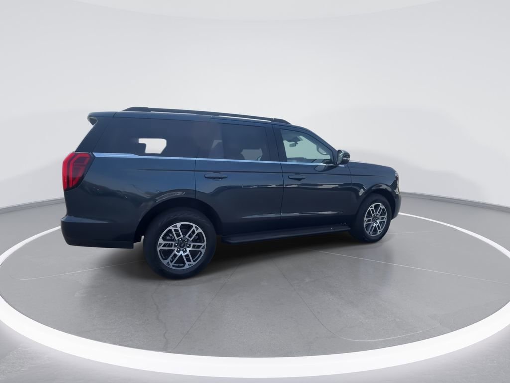 New 2026 Ford Expedition Active image 8