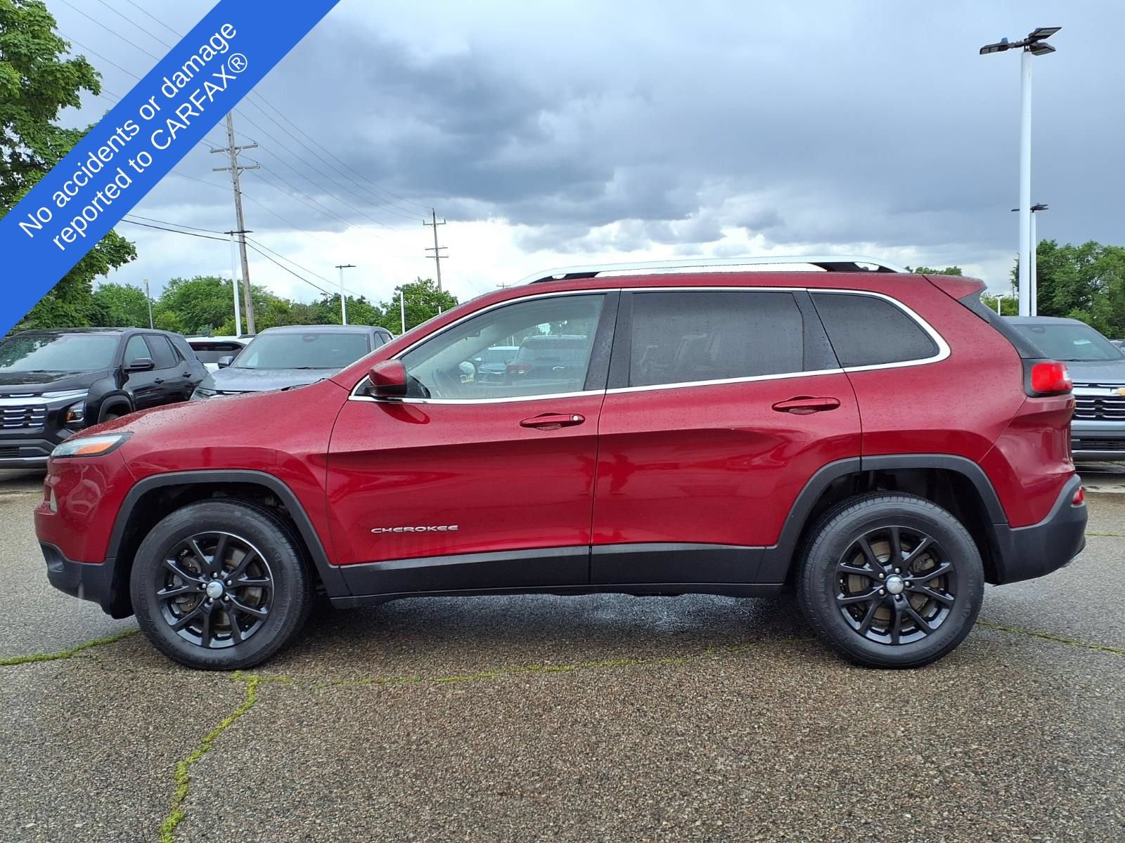 Used 2015 Jeep Cherokee Latitude w/ Cold Weather Group AWD/4WD image 9