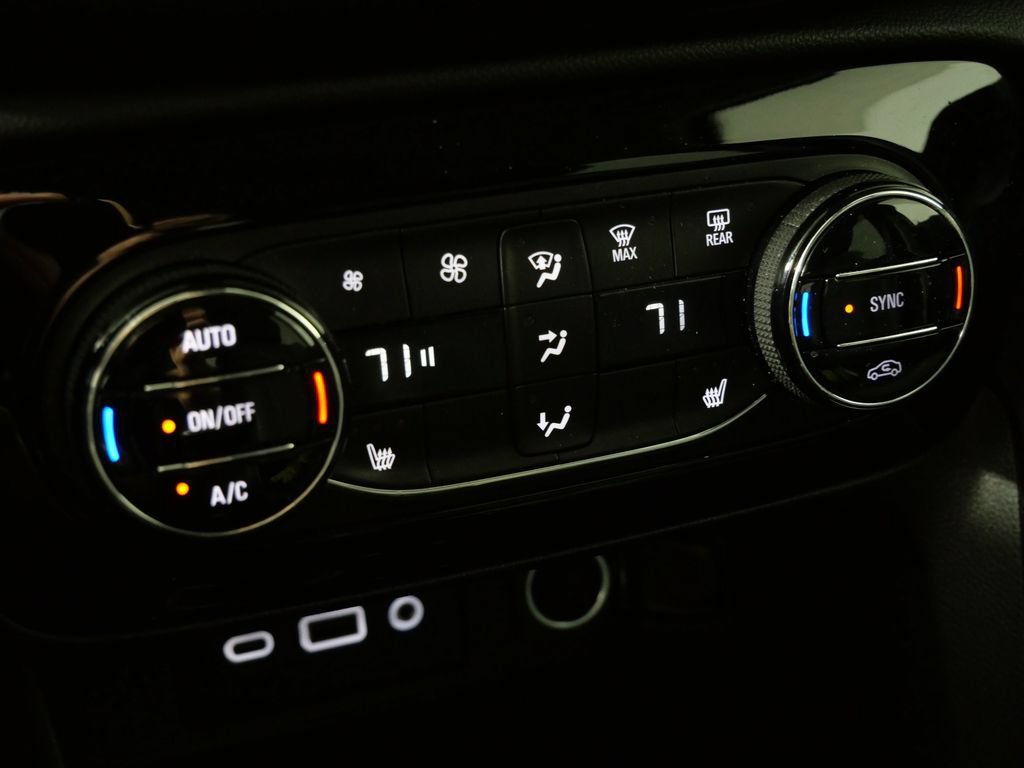 Used 2020 Buick Encore GX Select FWD image 22