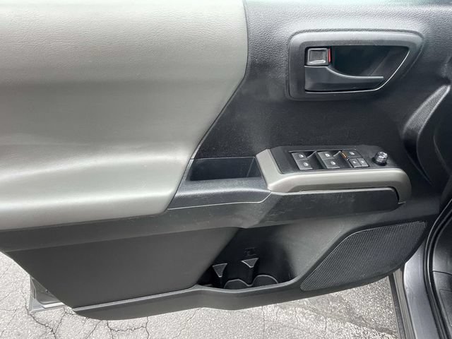 Used 2023 Toyota Tacoma SR5 w/ SR5 Appearance Package RWD image 21