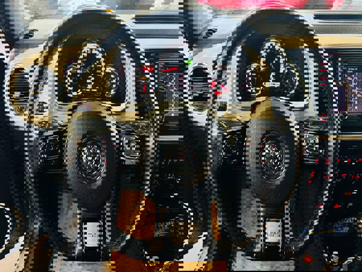 Used 2019 Volkswagen Beetle S image 34