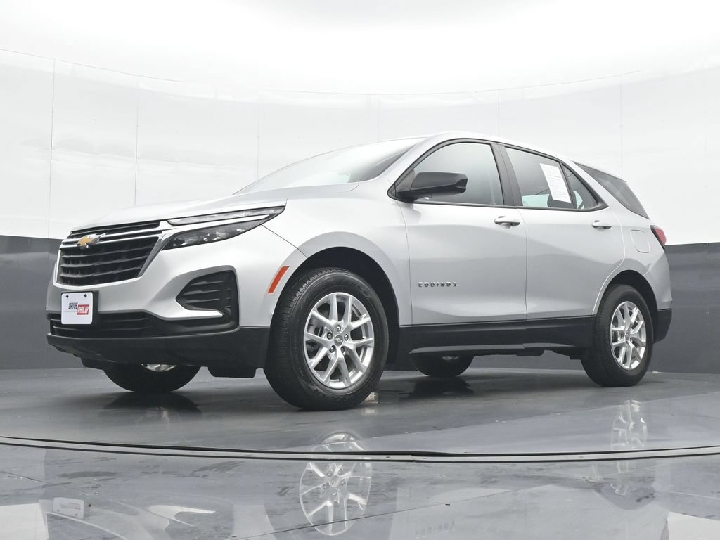 Used 2022 Chevrolet Equinox LS AWD/4WD image 17