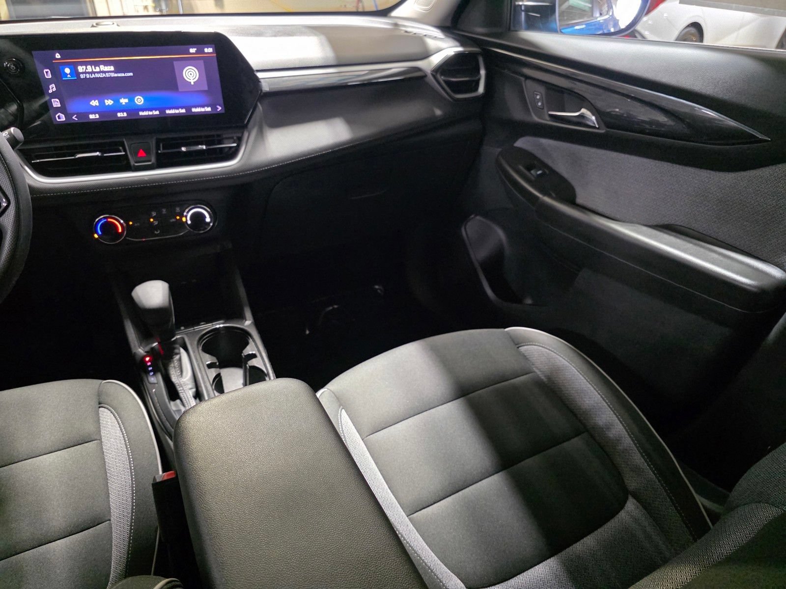 Used 2025 Chevrolet TrailBlazer LS FWD image 17