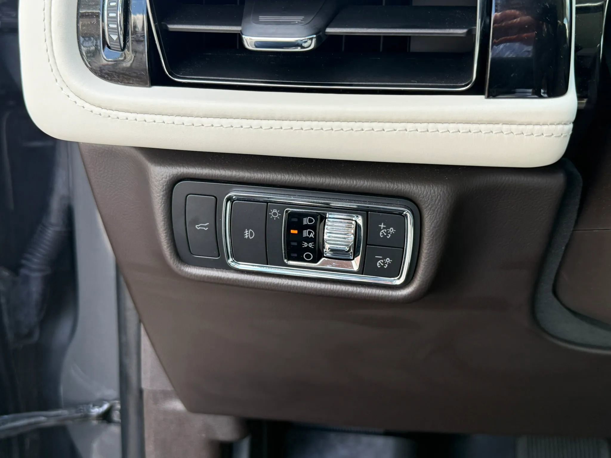 Used 2022 Lincoln Aviator Black Label w/ Dynamic Handling Package image 24
