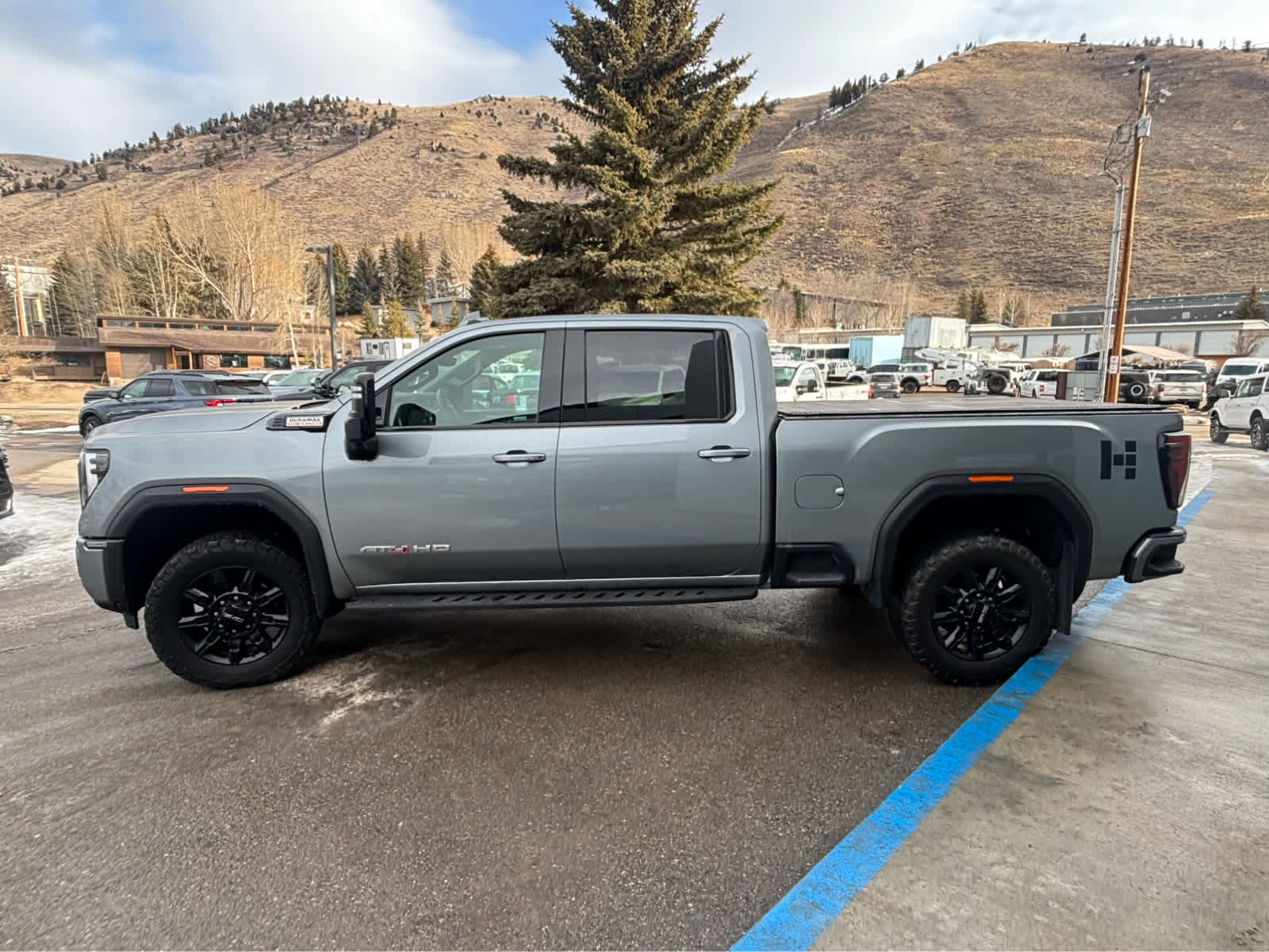 Used 2024 GMC Sierra 2500 AT4 w/ AT4 Premium Plus Package image 12