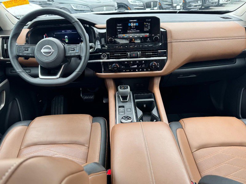Used 2024 Nissan Pathfinder Platinum w/ Cargo Package AWD/4WD image 9