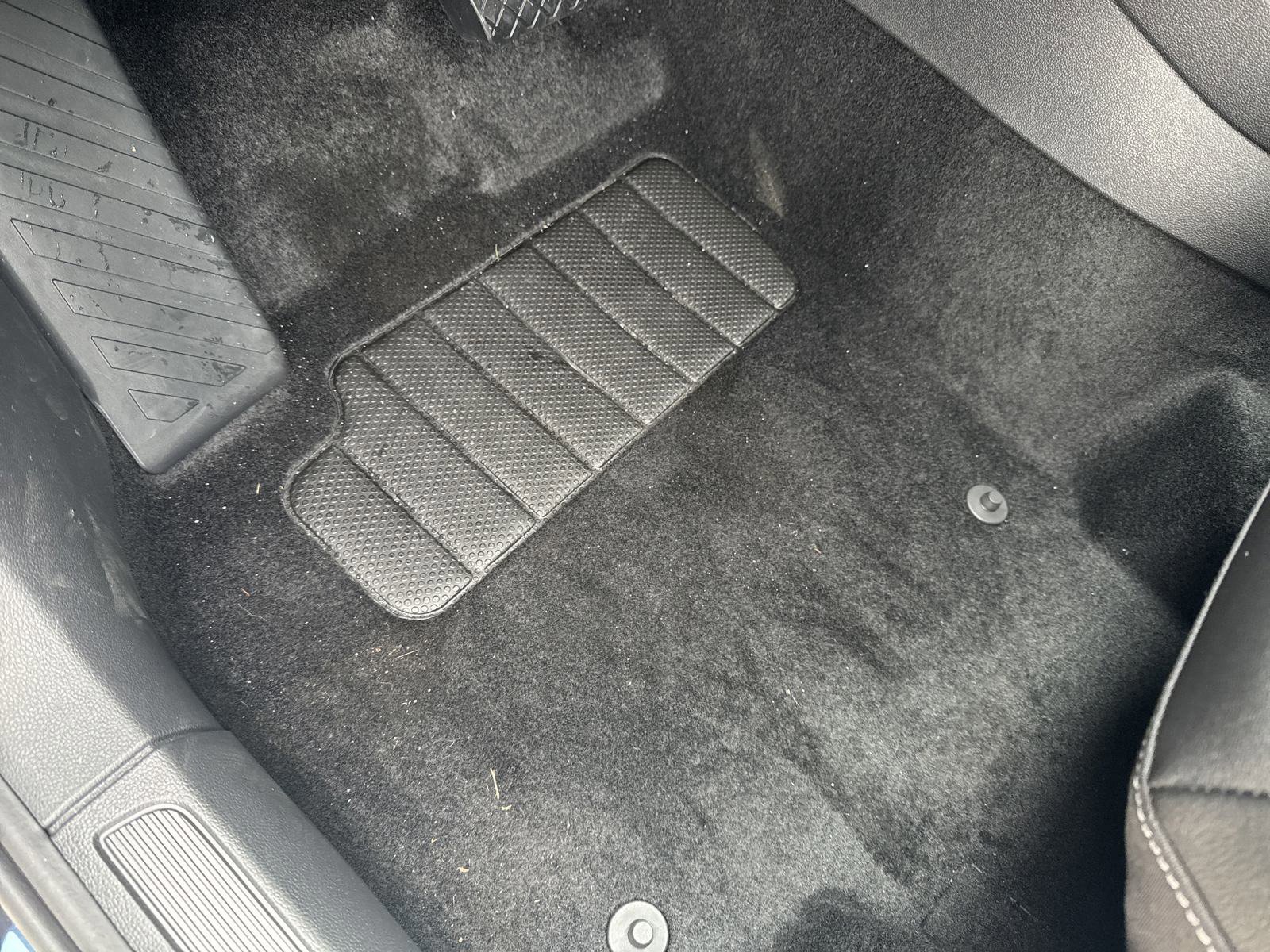 Used 2025 Volkswagen Taos SE image 41