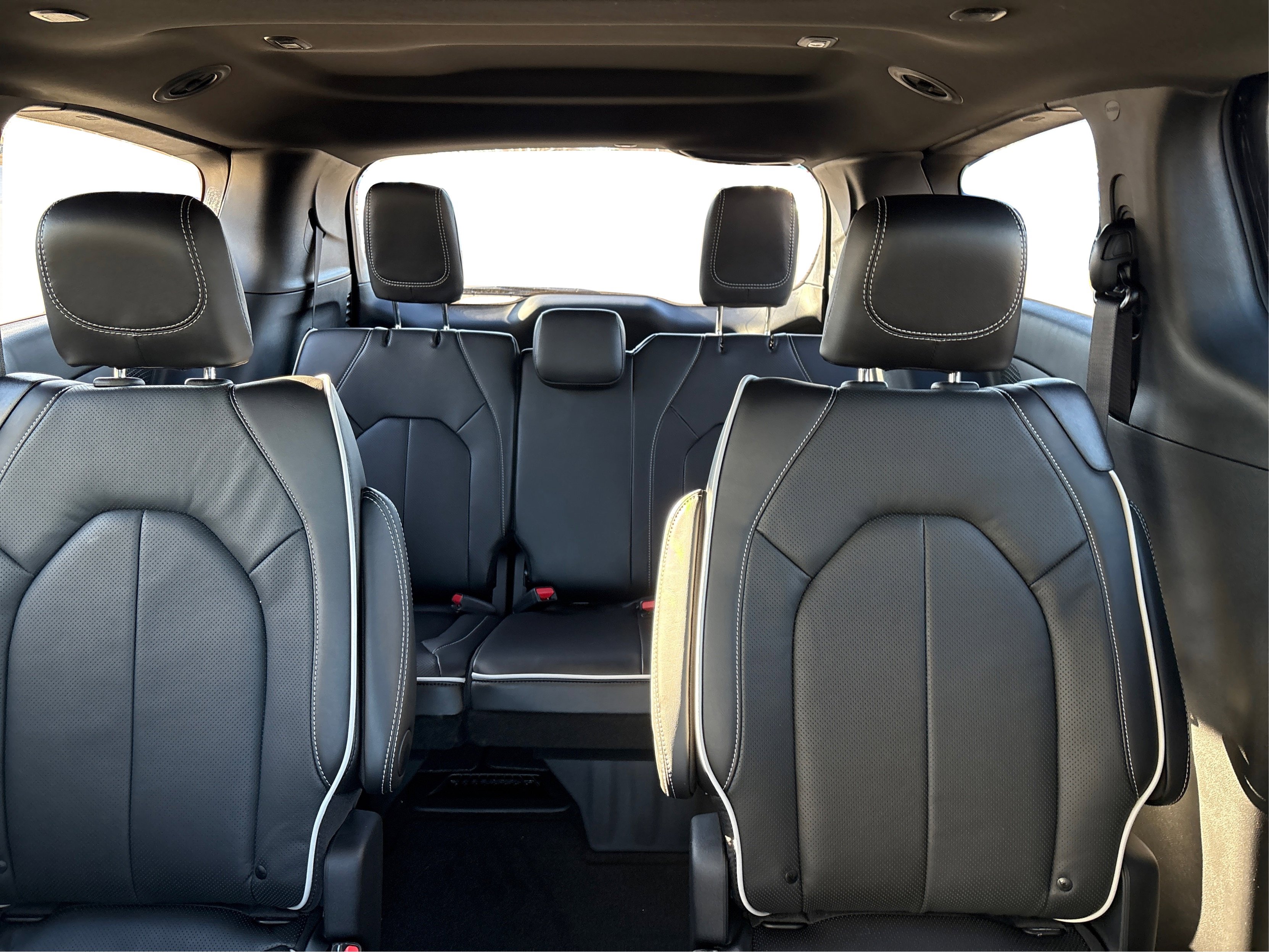 New 2026 Chrysler Pacifica Limited image 17