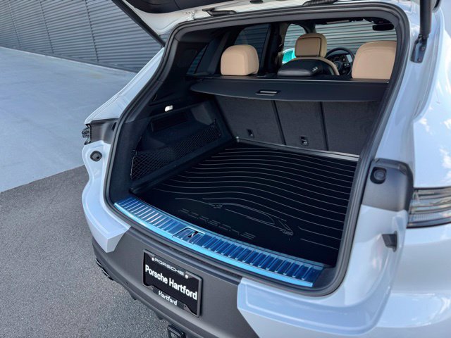 New 2026 Porsche Cayenne S AWD/4WD image 32