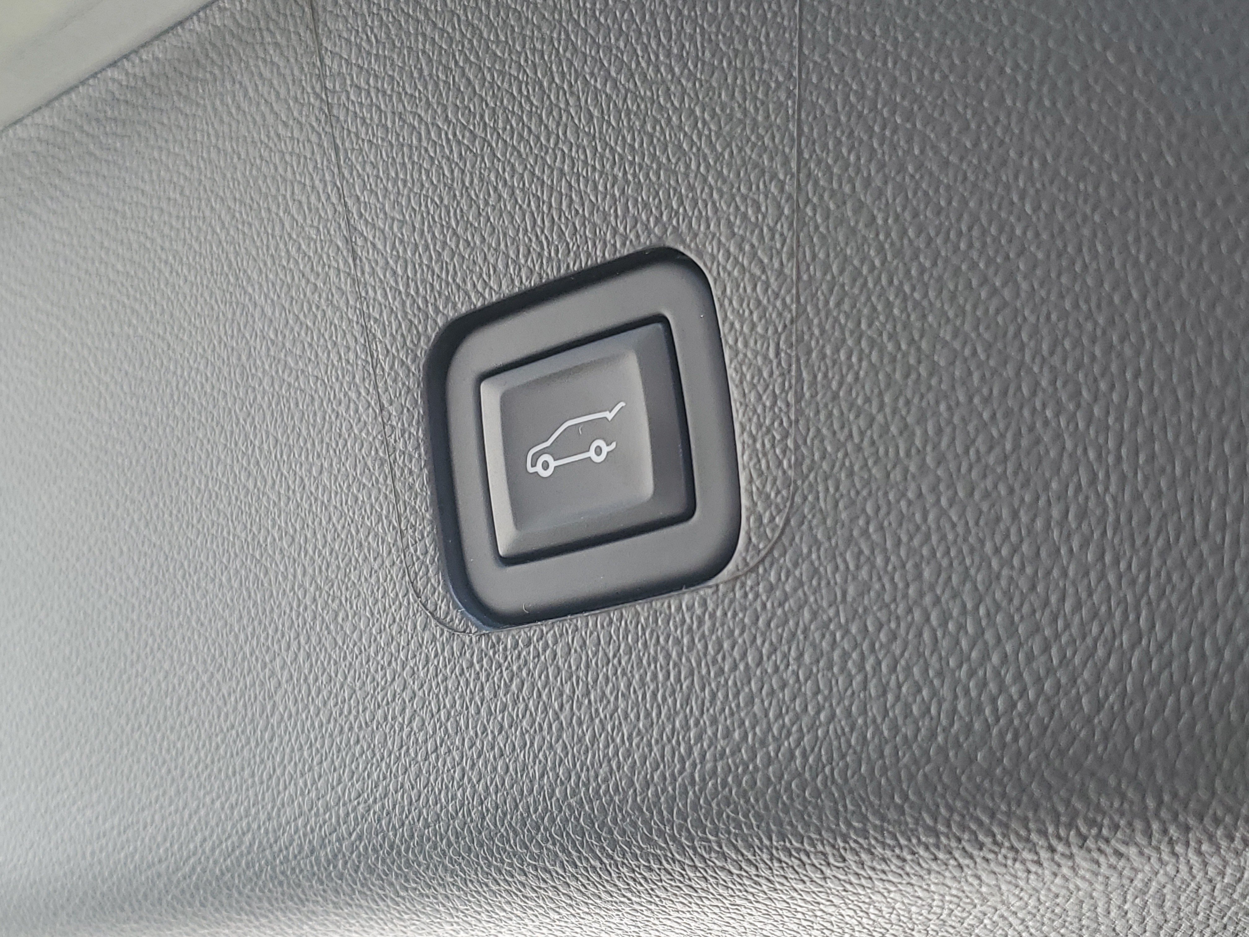 Used 2023 Chevrolet Traverse High Country FWD image 10