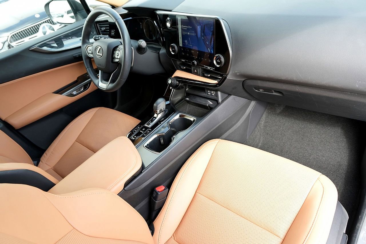 Used 2023 Lexus NX 350 AWD w/ Premium Package image 10