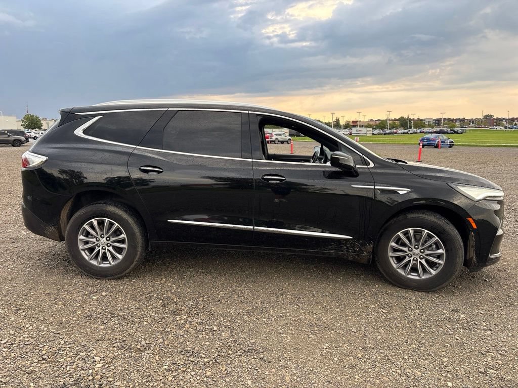 Used 2024 Buick Enclave Essence w/ Sound and Sites Package AWD/4WD image 12