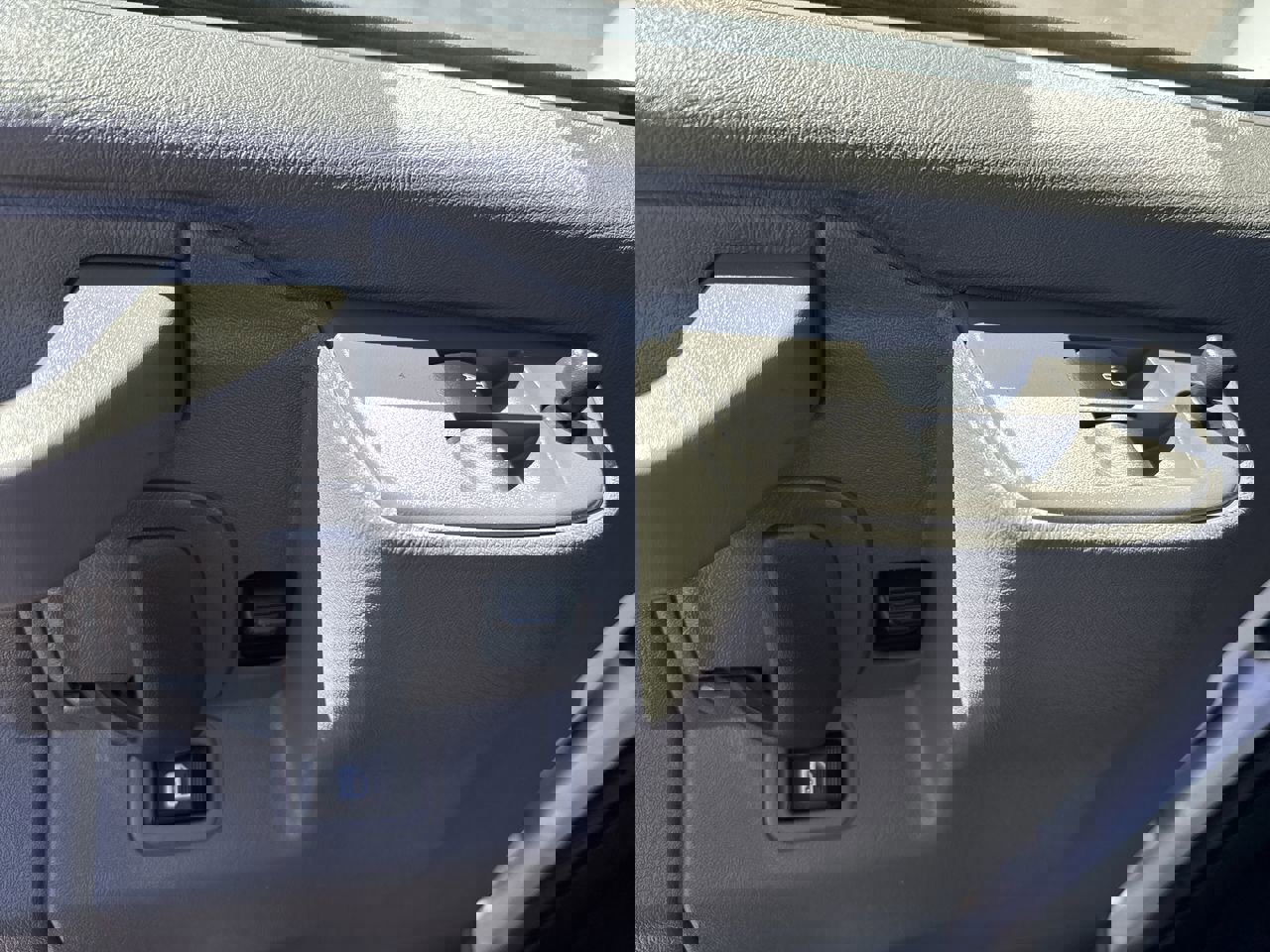 Used 2024 Chevrolet Express 2500 w/ Driver Convenience Package image 19