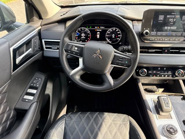 Used 2023 Mitsubishi Outlander SEL 40th Anniversary AWD/4WD image 19