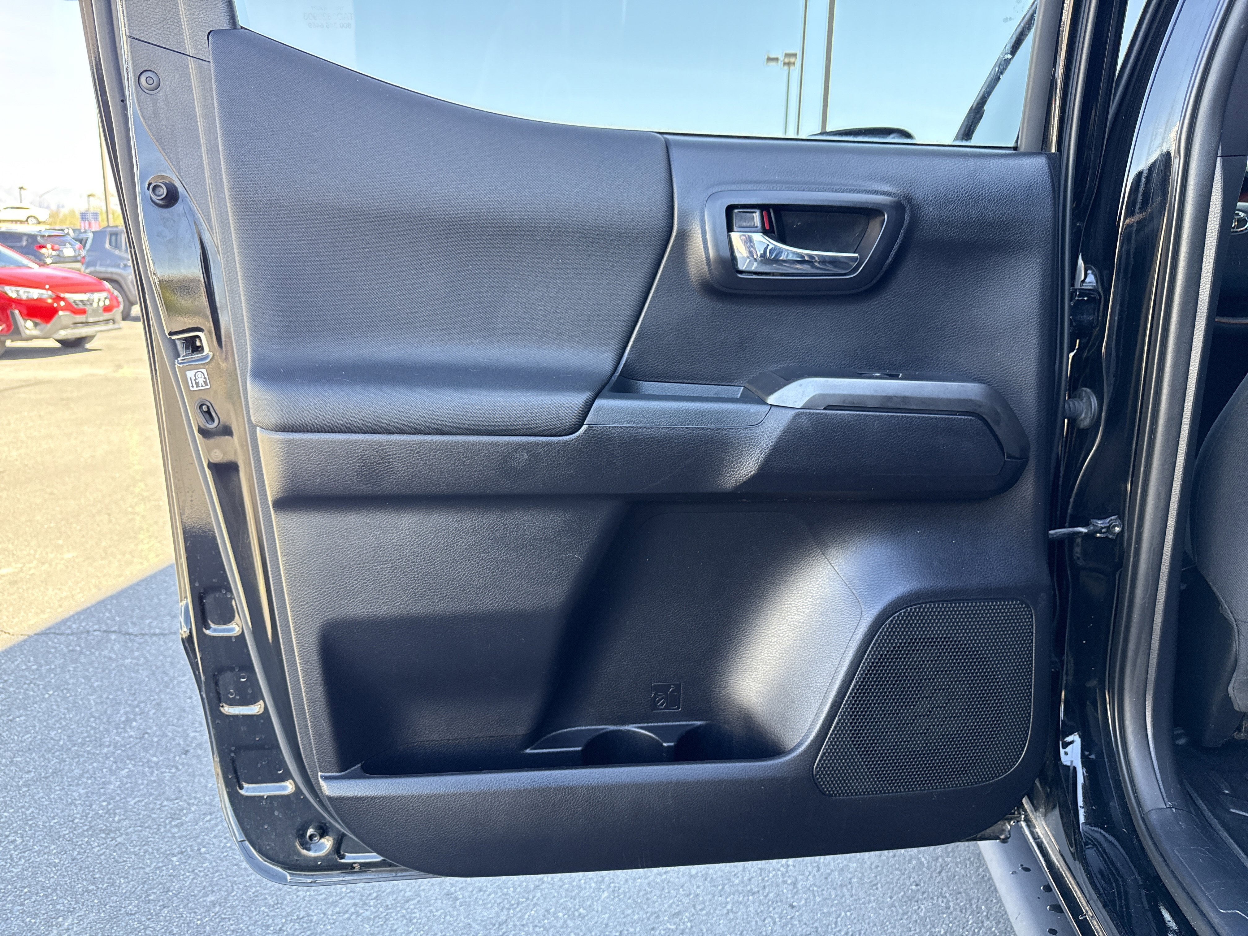 Used 2017 Toyota Tacoma TRD Off-Road w/ Tow Package (A/T) image 23