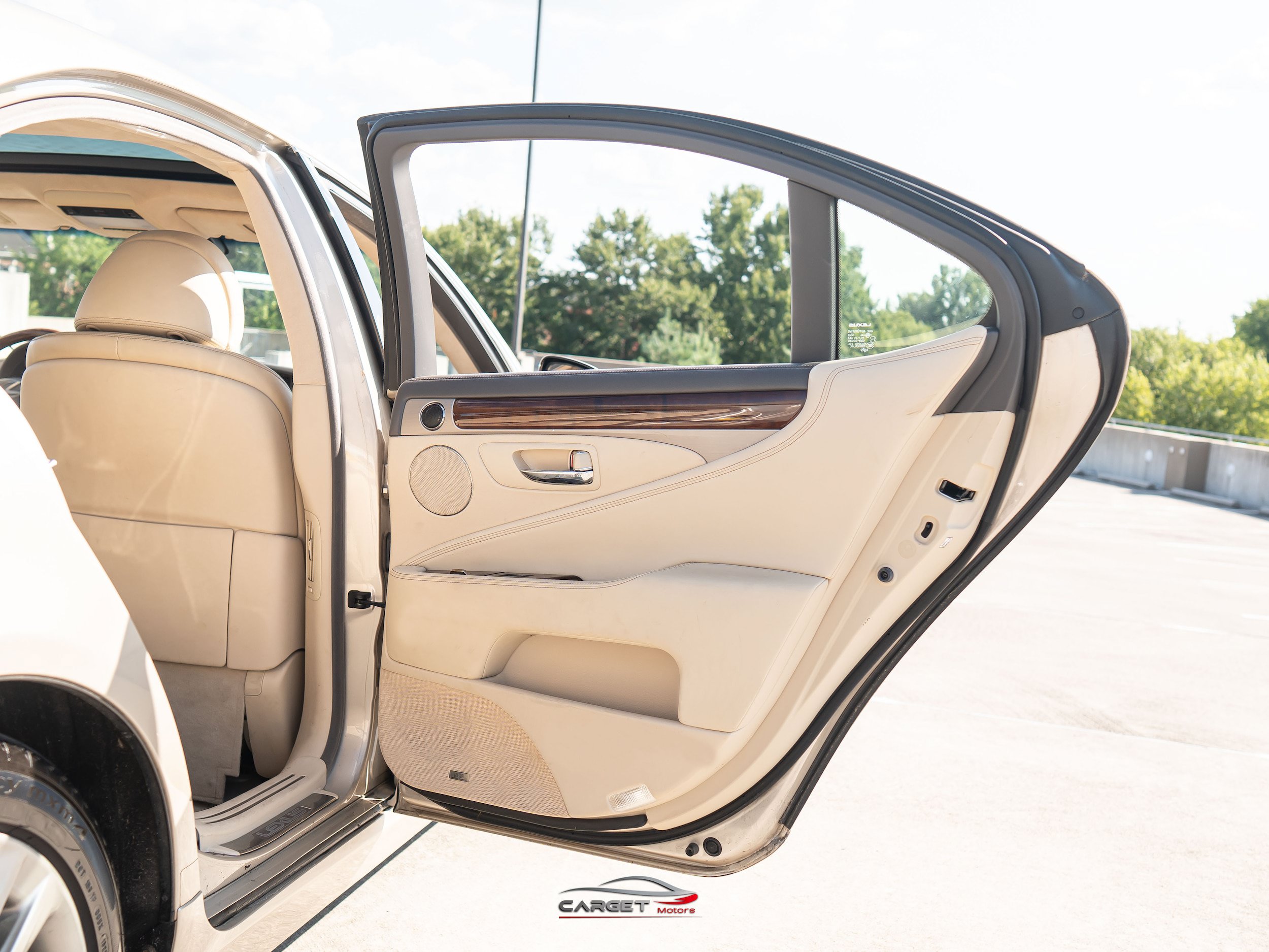 Used 2015 Lexus LS 460 AWD w/ Comfort Package image 42