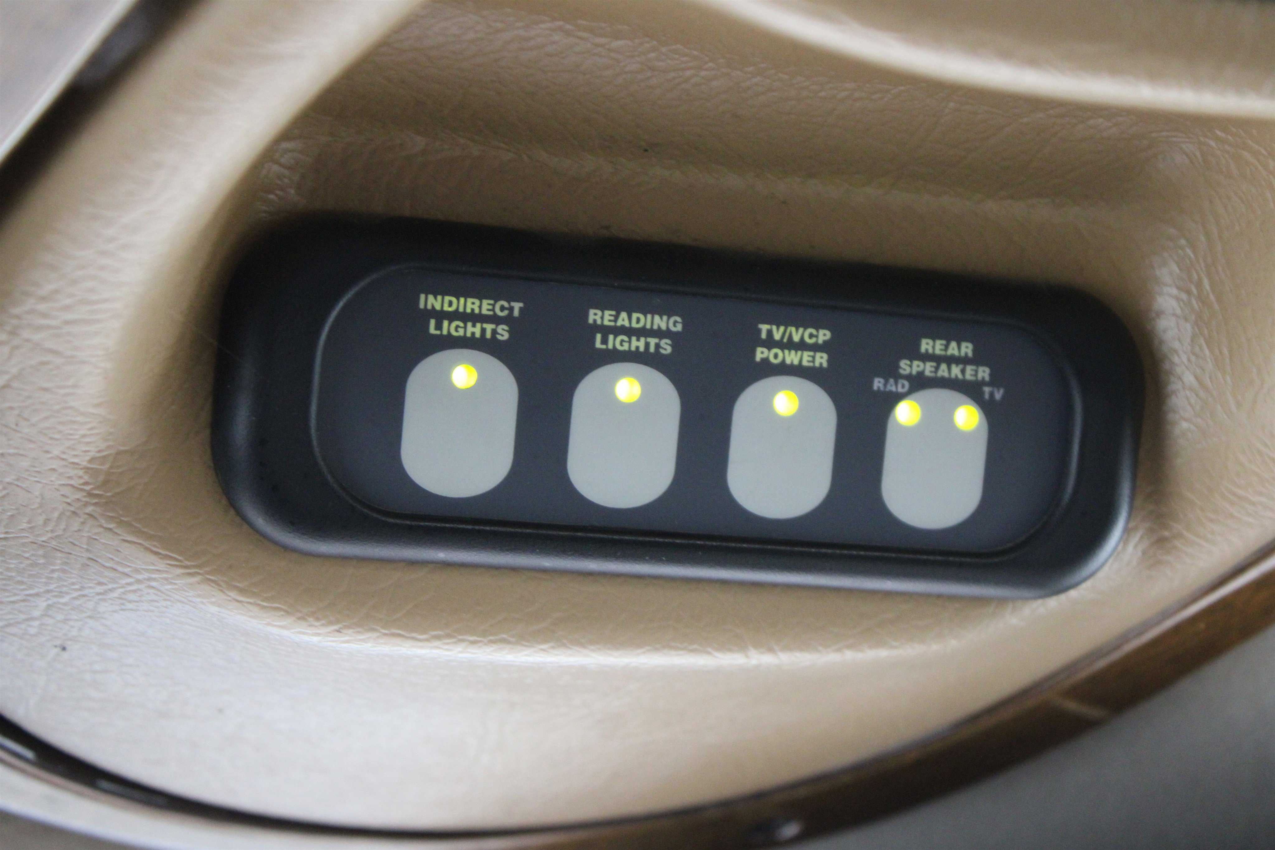 Used 2000 Ford E-150 and Econoline 150 Recreational Mark III image 14