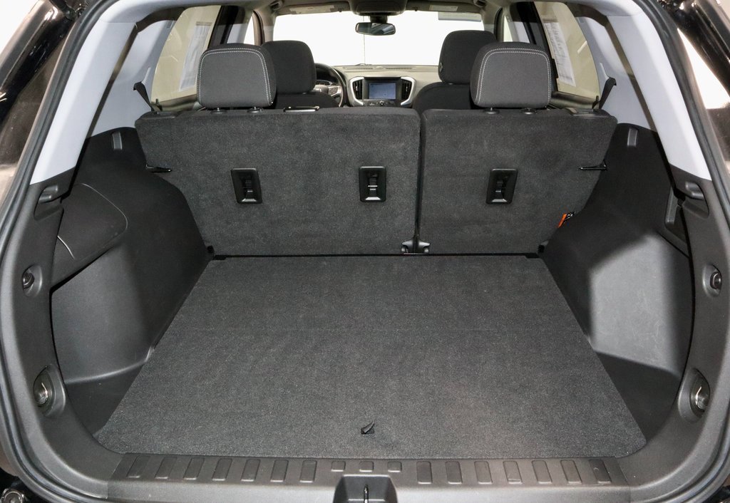 Used 2022 GMC Terrain SLE w/ Driver Convenience Package image 16