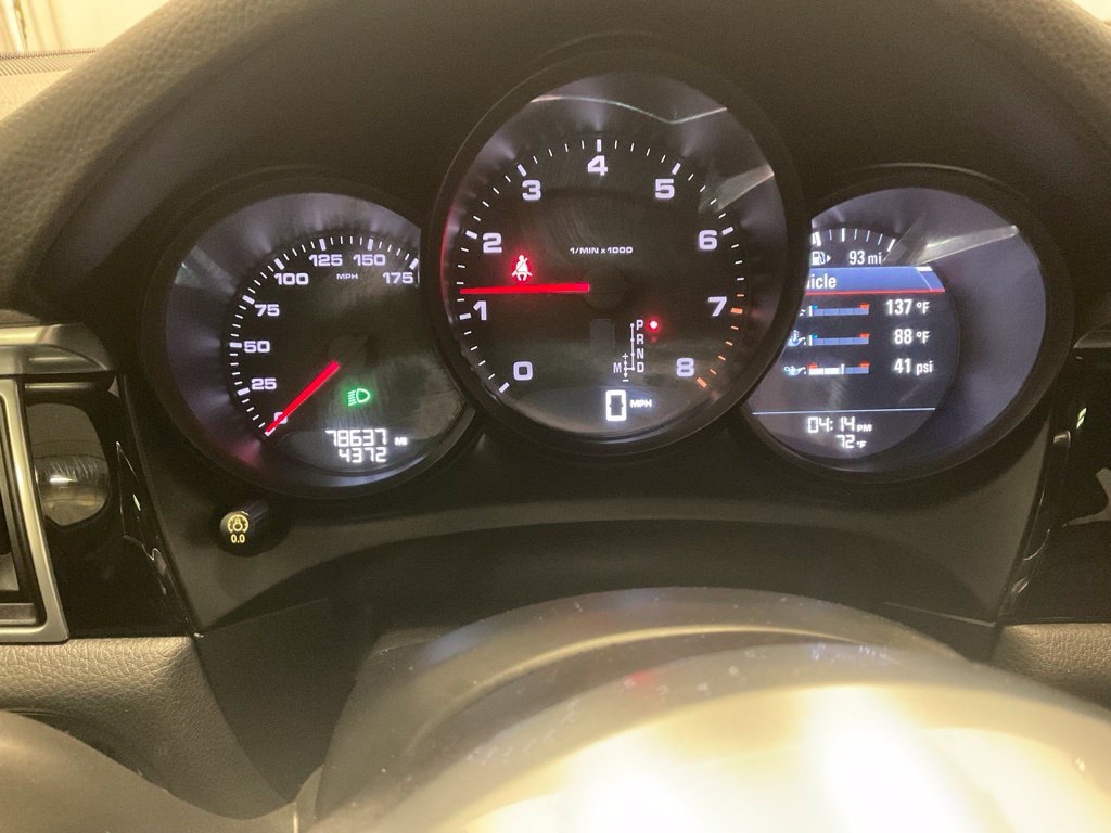 Used 2018 Porsche Macan AWD/4WD image 2