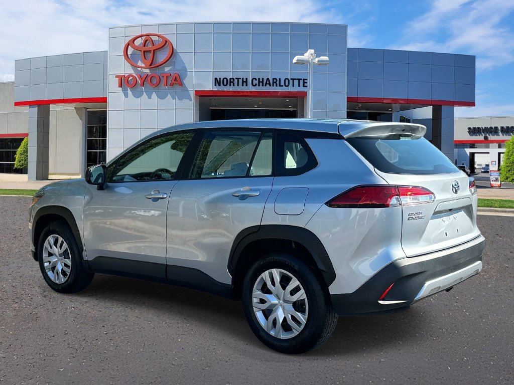 Used 2022 Toyota Corolla Cross L FWD image 6
