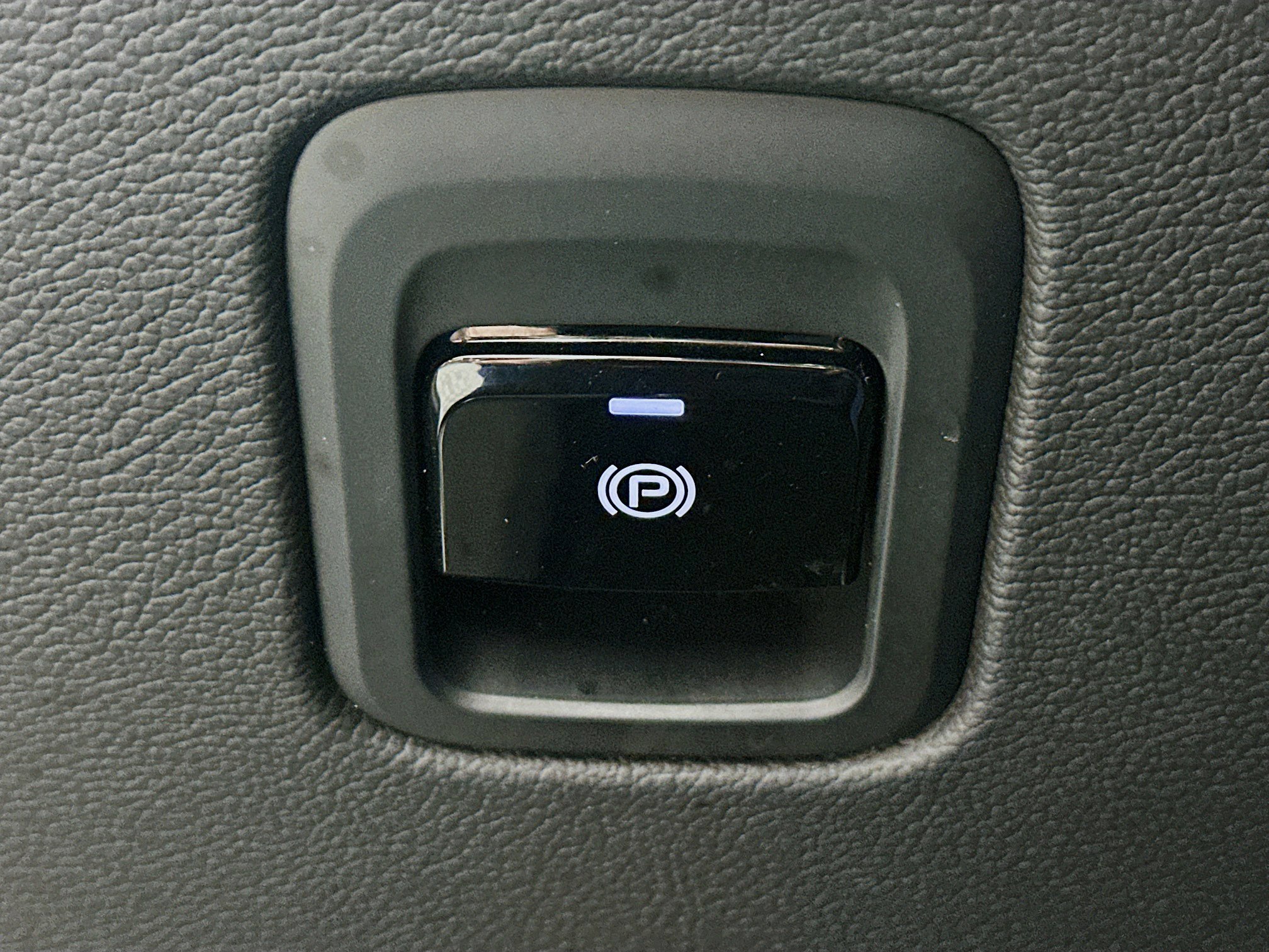 Used 2024 Maserati Grecale GT image 16