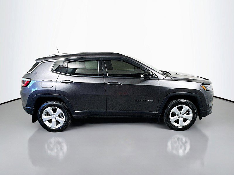 Used 2022 Jeep Compass Latitude image 8
