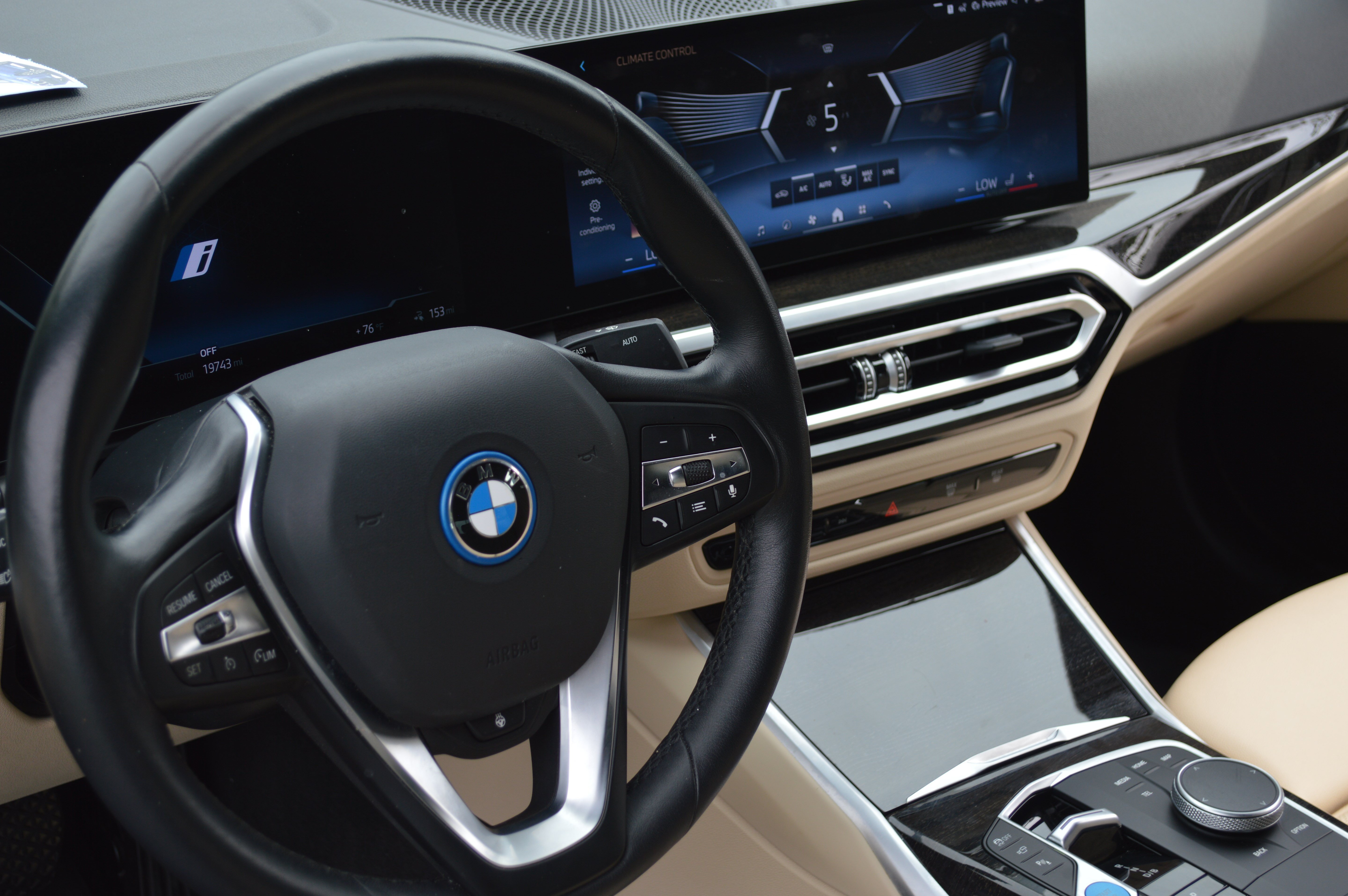 Certified 2024 BMW i4 eDrive35 w/ Convenience Package RWD image 25