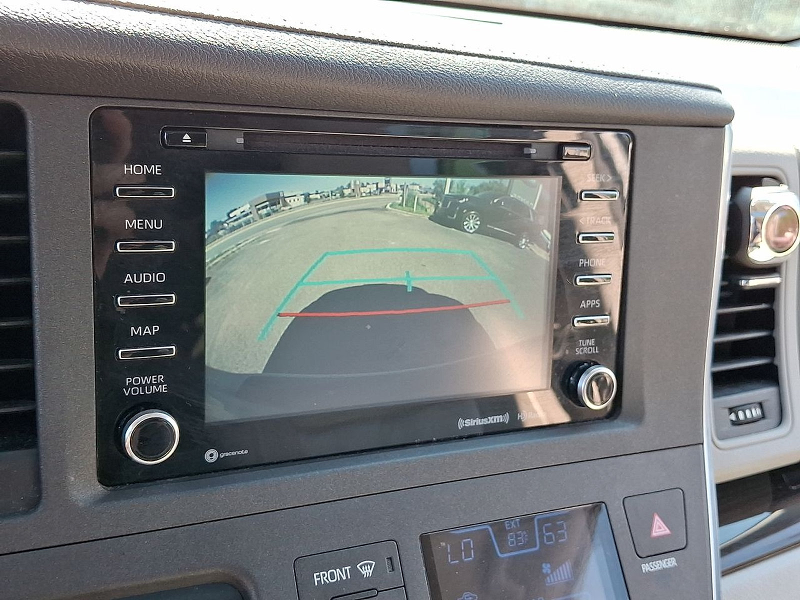 Used 2019 Toyota Sienna XLE w/ XLE Navigation Package FWD image 23