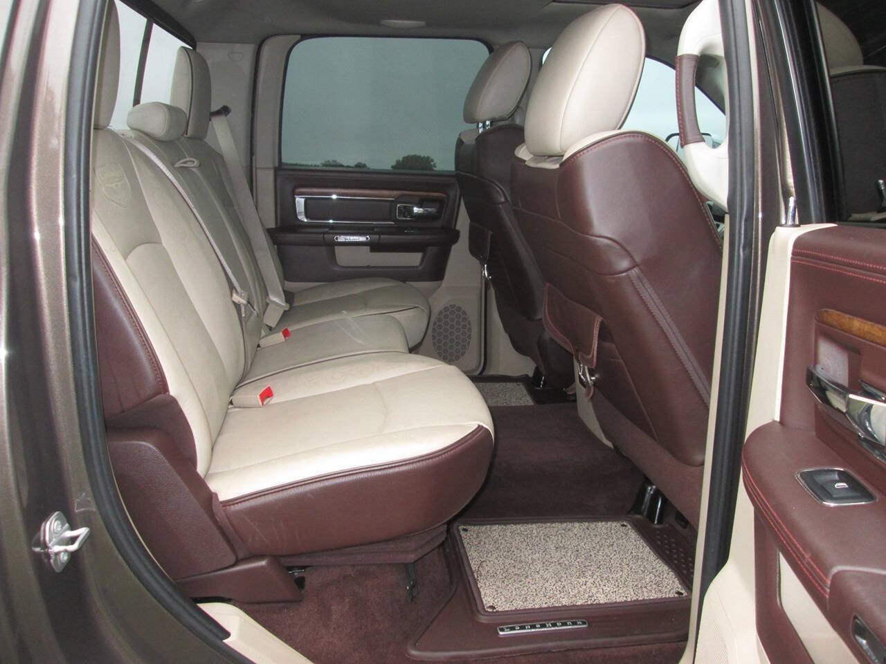 Used 2018 RAM 2500 Longhorn w/ Longhorn Southfork Package AWD/4WD image 14