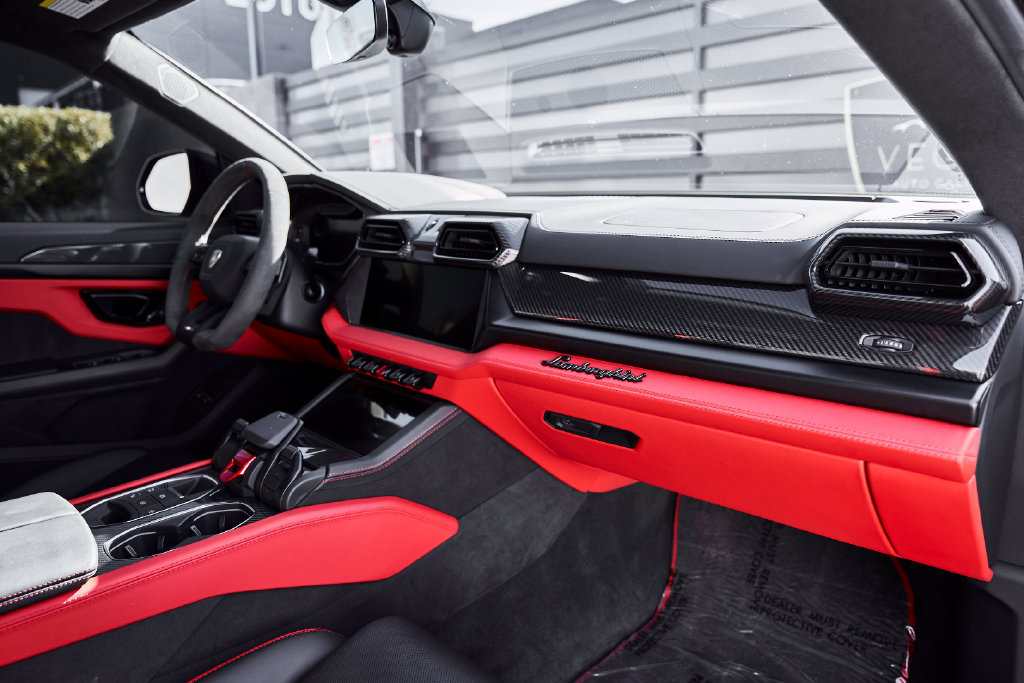 Used 2025 Lamborghini Urus S AWD/4WD image 40