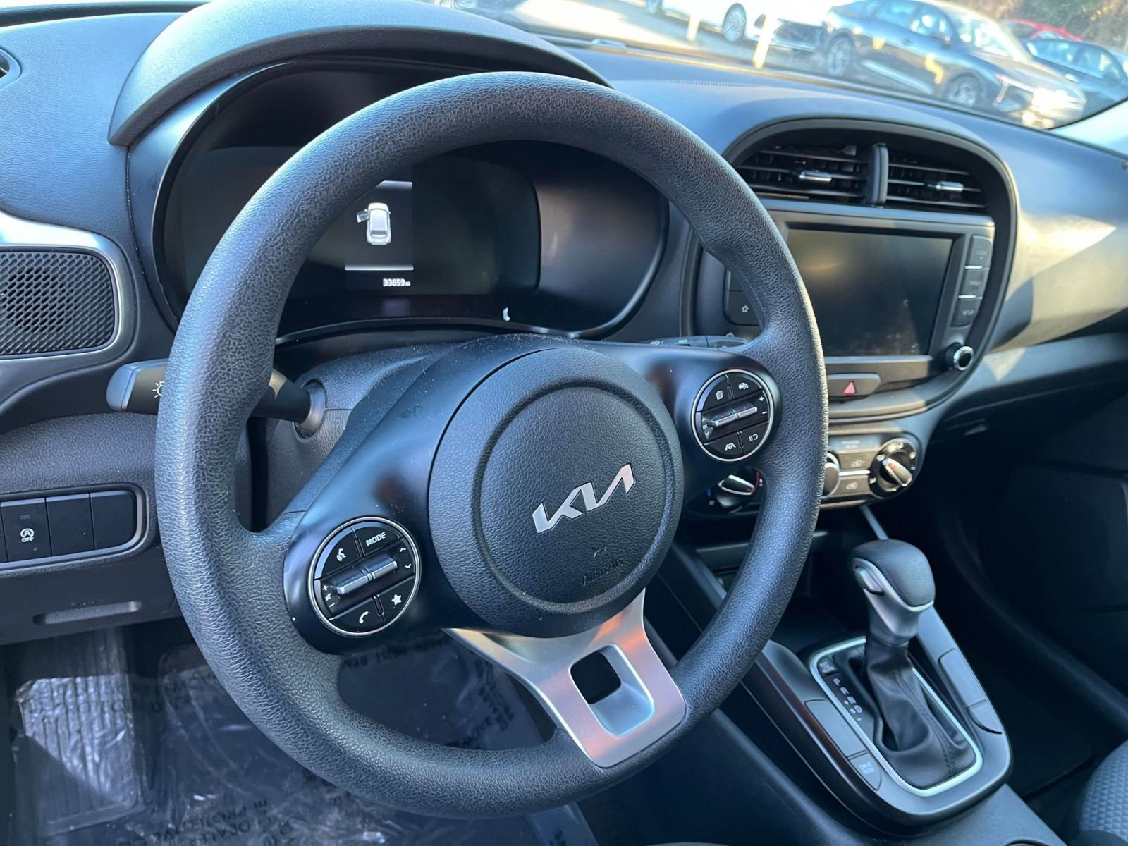 Used 2025 Kia Soul LX w/ LX Technology Package image 25