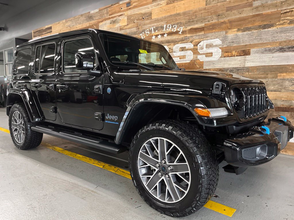Used 2024 Jeep Wrangler High Altitude AWD/4WD image 52