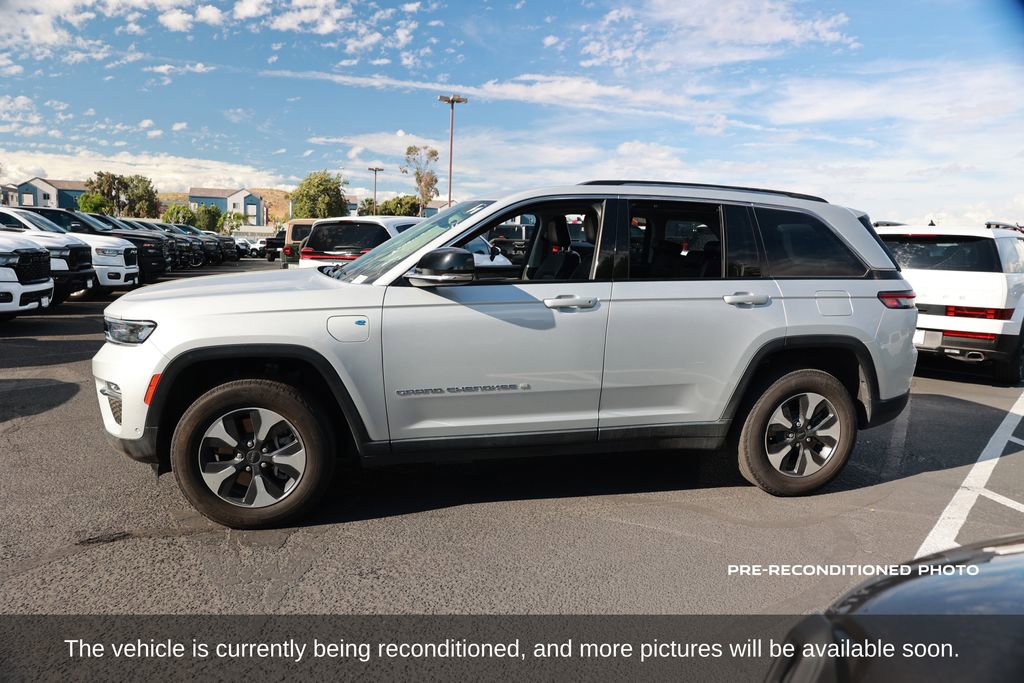 Used 2022 Jeep Grand Cherokee Limited 4xe w/ Luxury Tech Group II AWD/4WD image 2