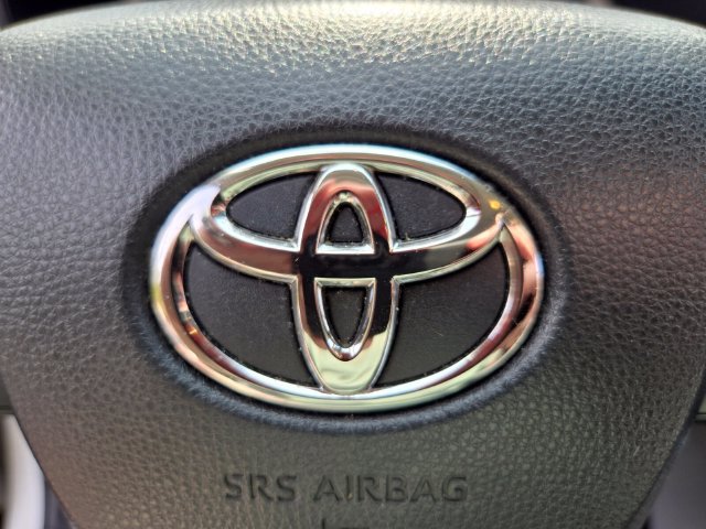 Used 2023 Toyota Highlander XLE FWD image 32