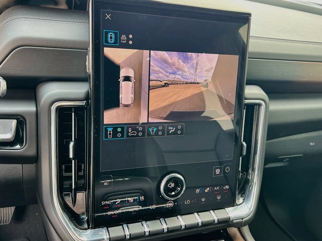 New 2026 GMC Yukon Denali w/ Sun & Power Step Package AWD/4WD image 9