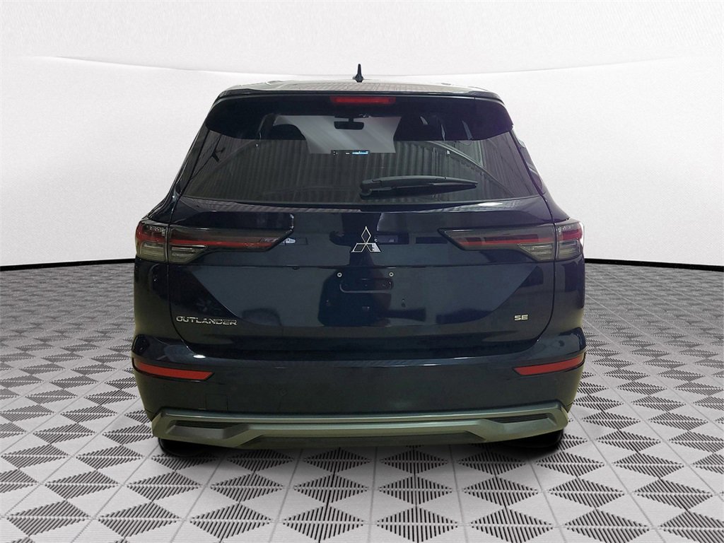 New 2025 Mitsubishi Outlander SE image 5