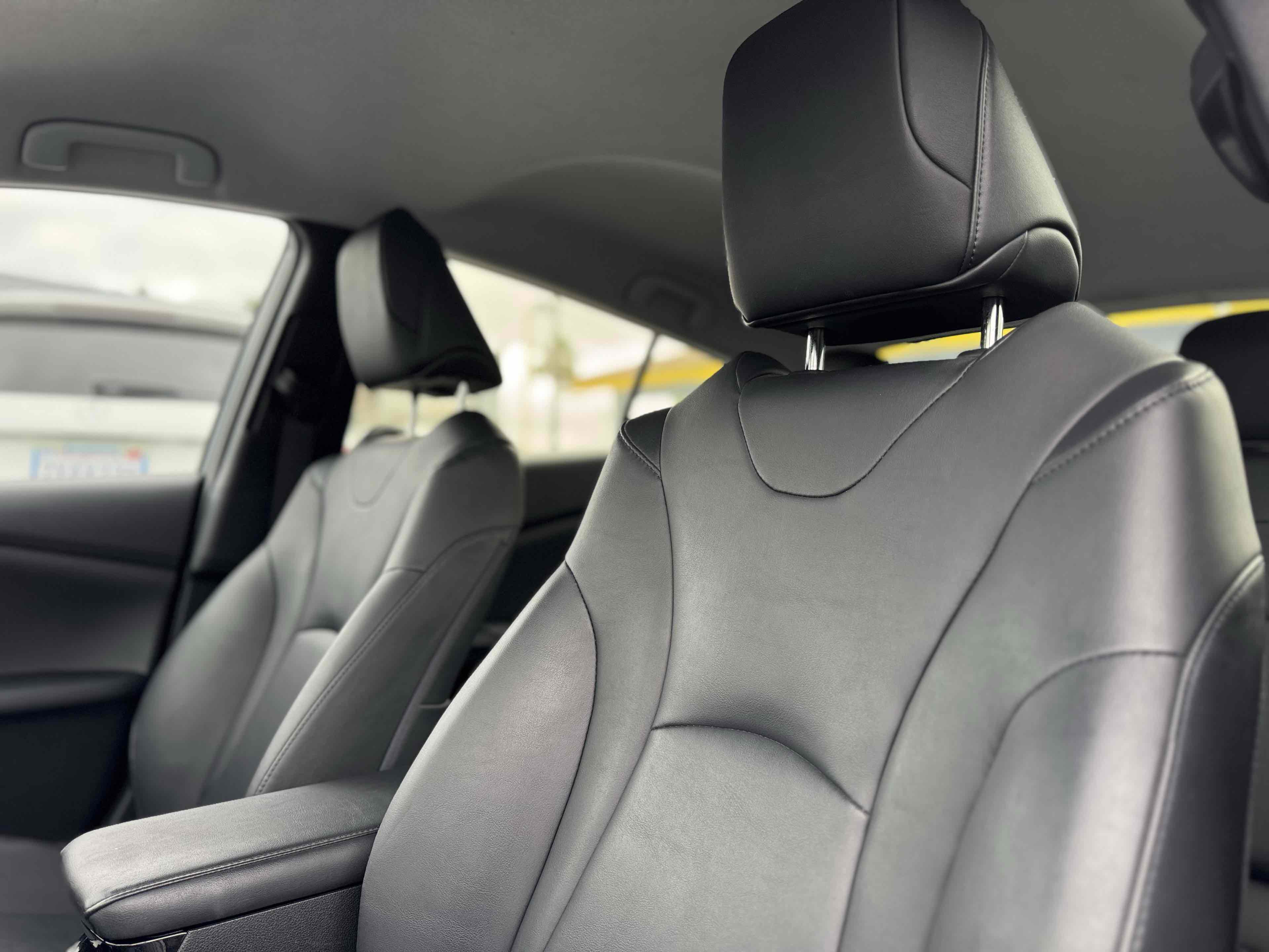 Used 2017 Toyota Prius Prime Premium w/ Carpet Mat Package image 12