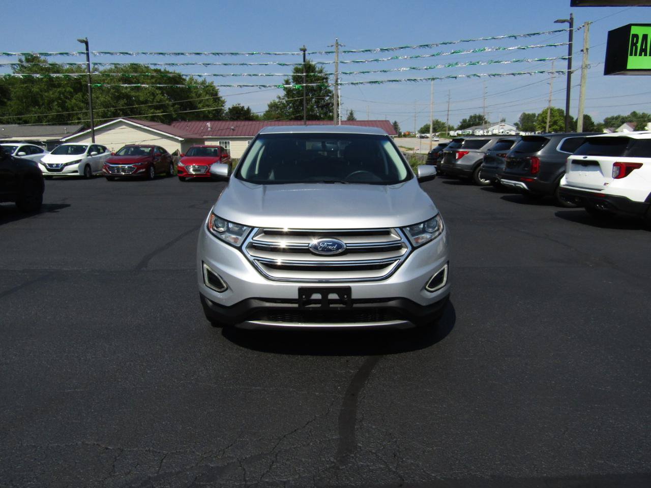 Used 2016 Ford Edge Titanium w/ Technology Package FWD image 2
