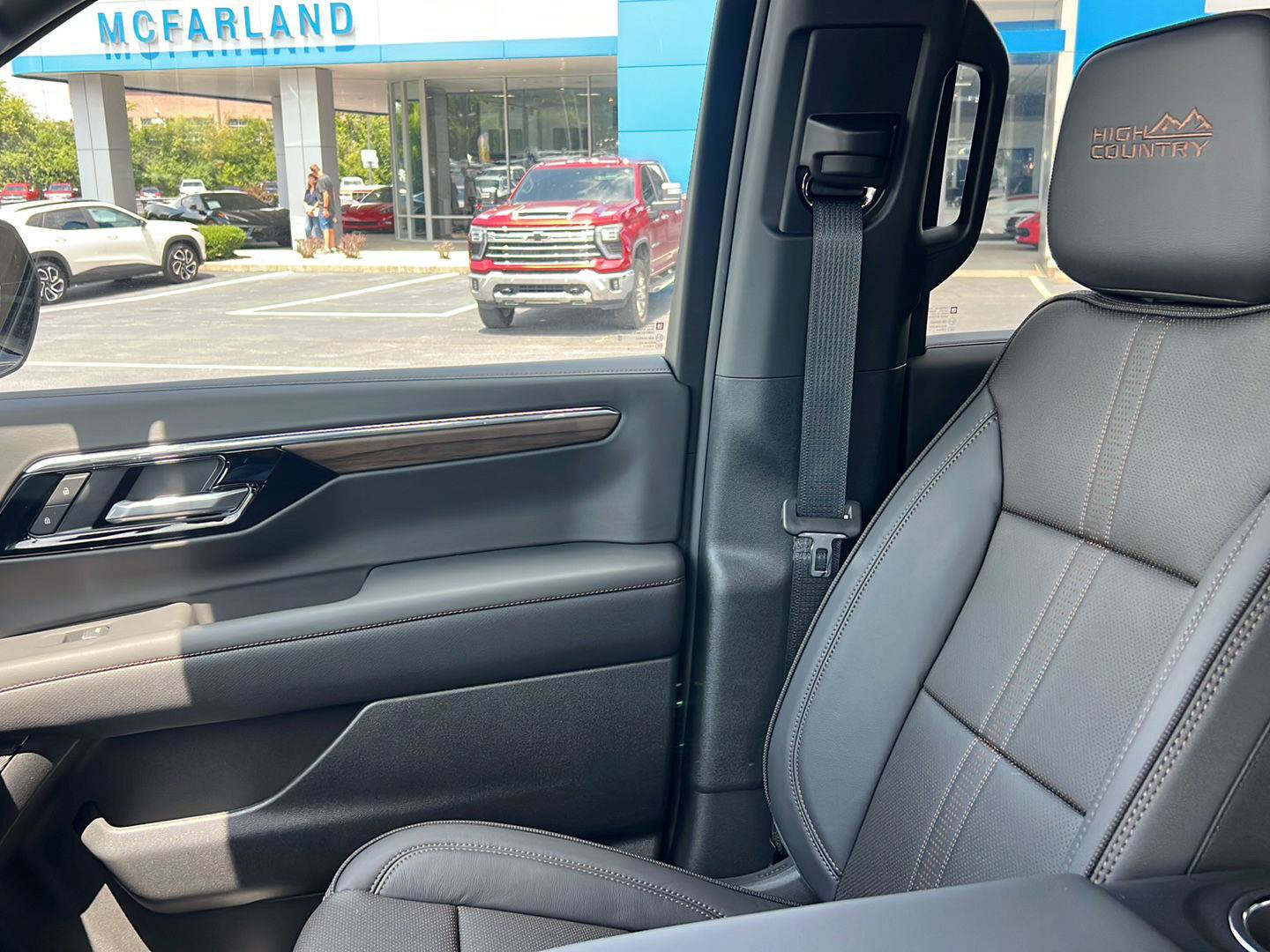 New 2026 Chevrolet Tahoe High Country AWD/4WD image 31